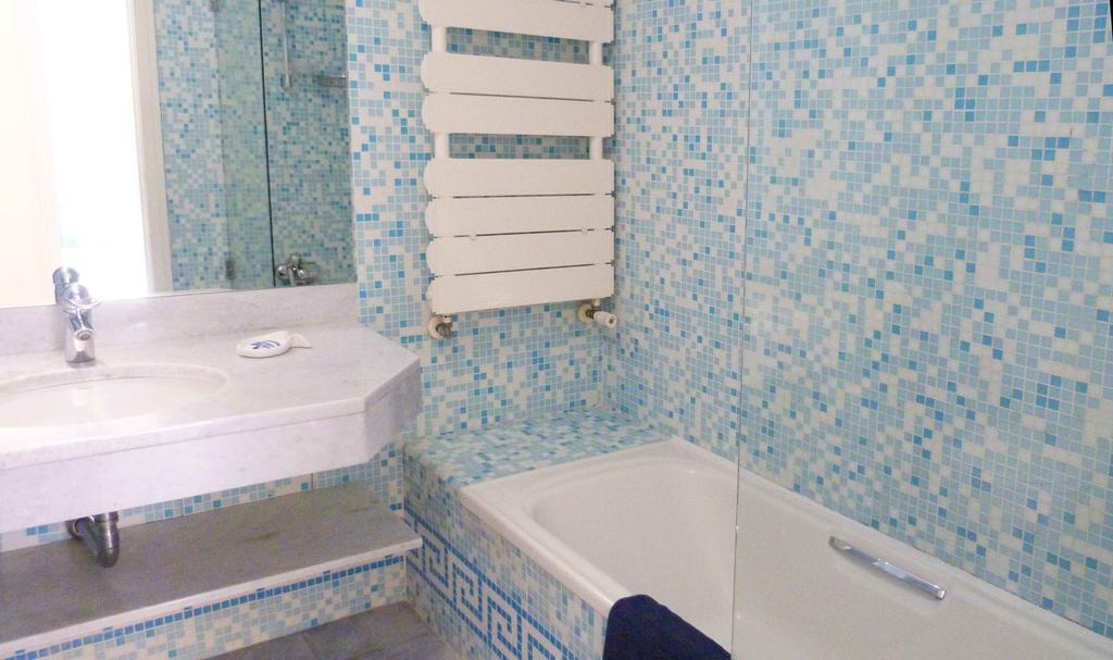 Villa Aroeira Near Lisbon- Daydream Pt *
